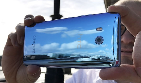 HTC co the ban cong ty anh 2