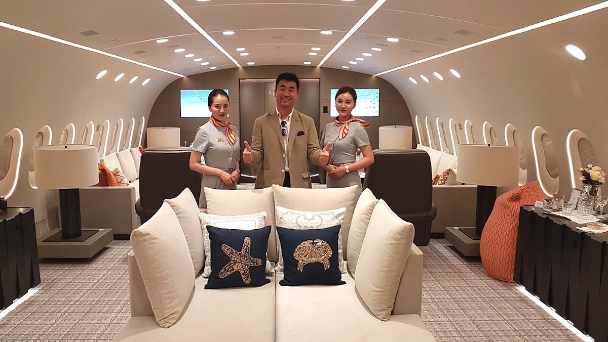 Ben trong Boeing 787 Dreamliner tri gia 300 trieu USD hinh anh