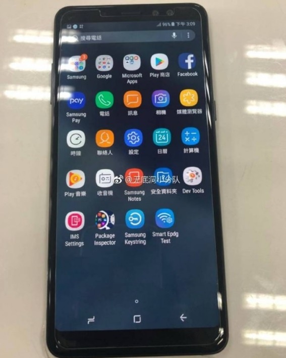 Galaxy A 2018 duoc trang bi man hinh vo cuc anh 1