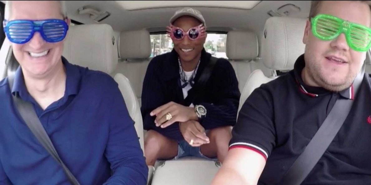 CEO Tim Cook hat trong xe hoi hinh anh