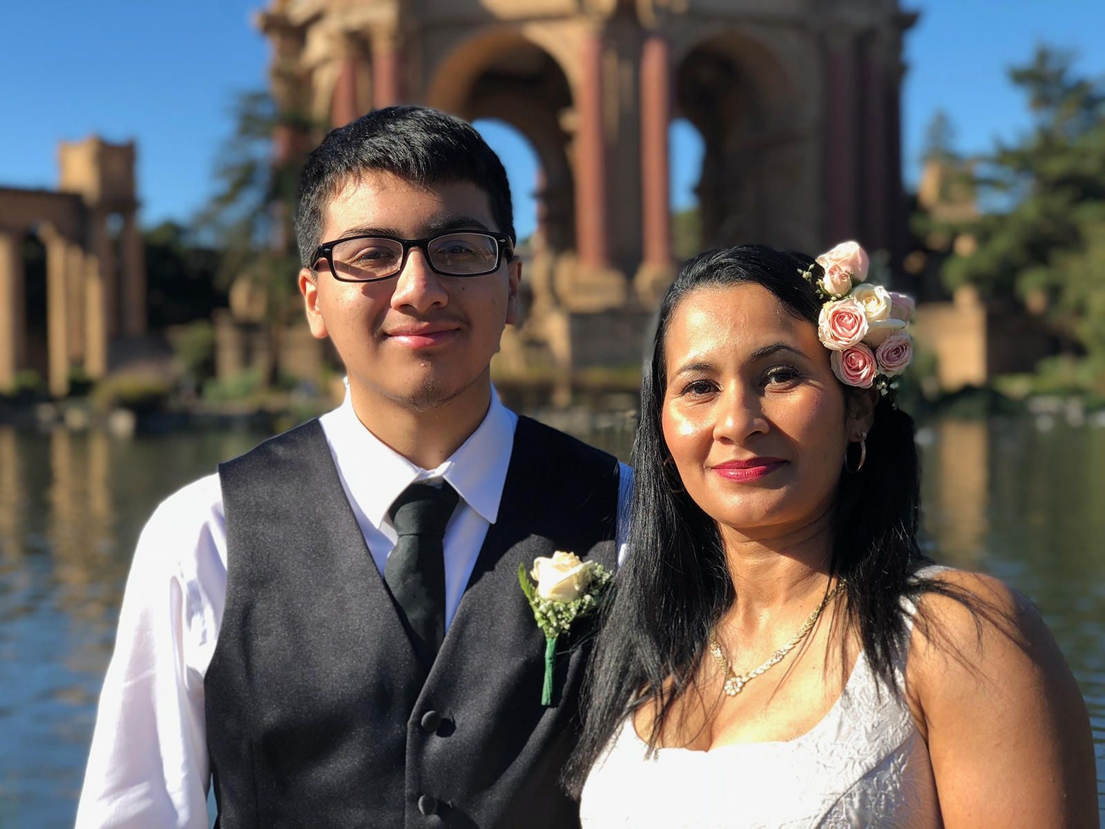 Camera tren iPhone X va iPhone 2G anh 2