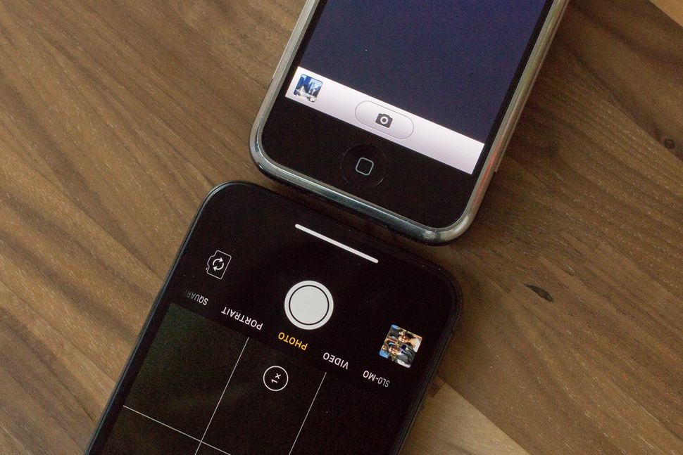 Camera tren iPhone X va iPhone 2G anh 1