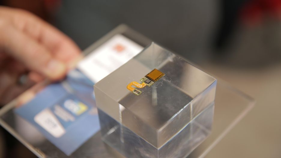 Smartphone Vivo co cam bien van tay duoi man hinh anh 3