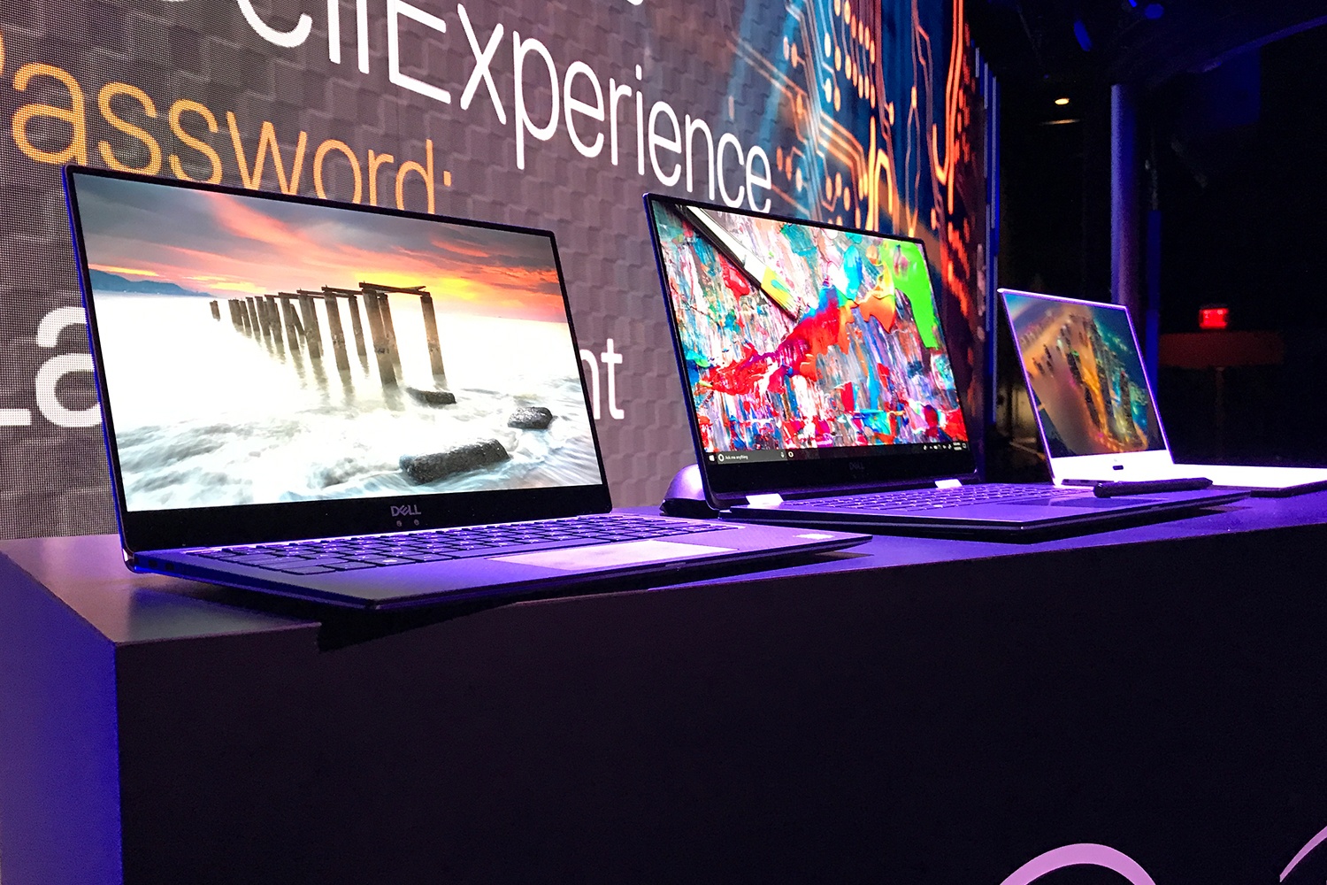 10 mau laptop noi bat nhat CES 2018 hinh anh