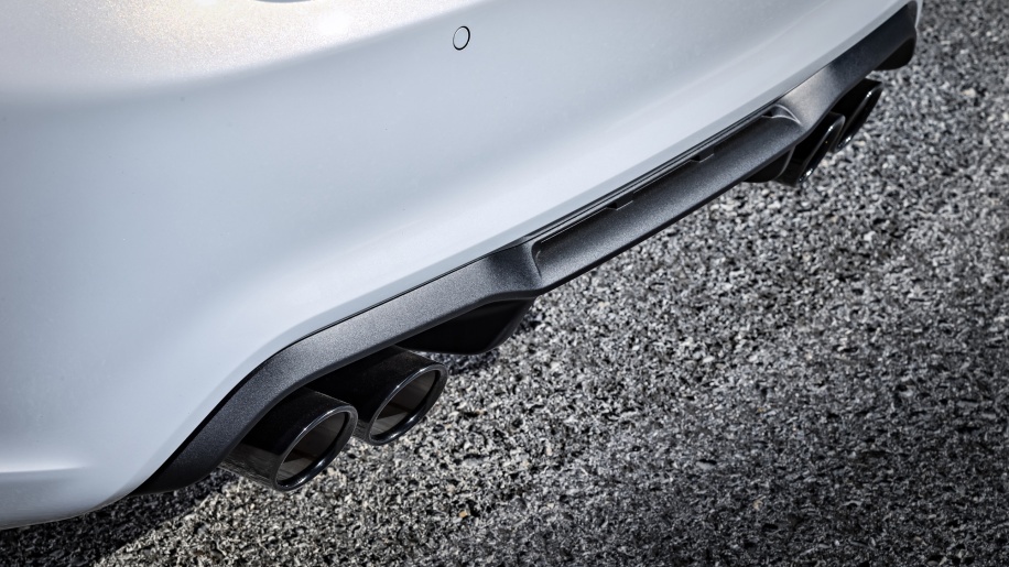 BMW M2 Competition 2019 lo dien anh 8