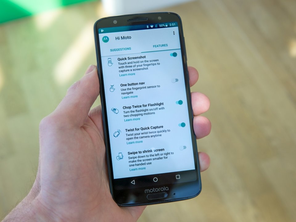 Motorola G6,  G6 Plus,  G6 Play ra mat anh 8