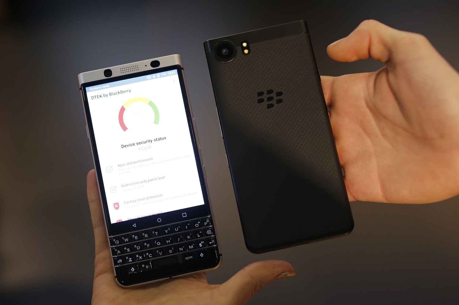 Di động bàn phím vật lý BlackBerry Key2 ảnh 2 Di dong ban phim vat ly BlackBerry Key2 anh 2