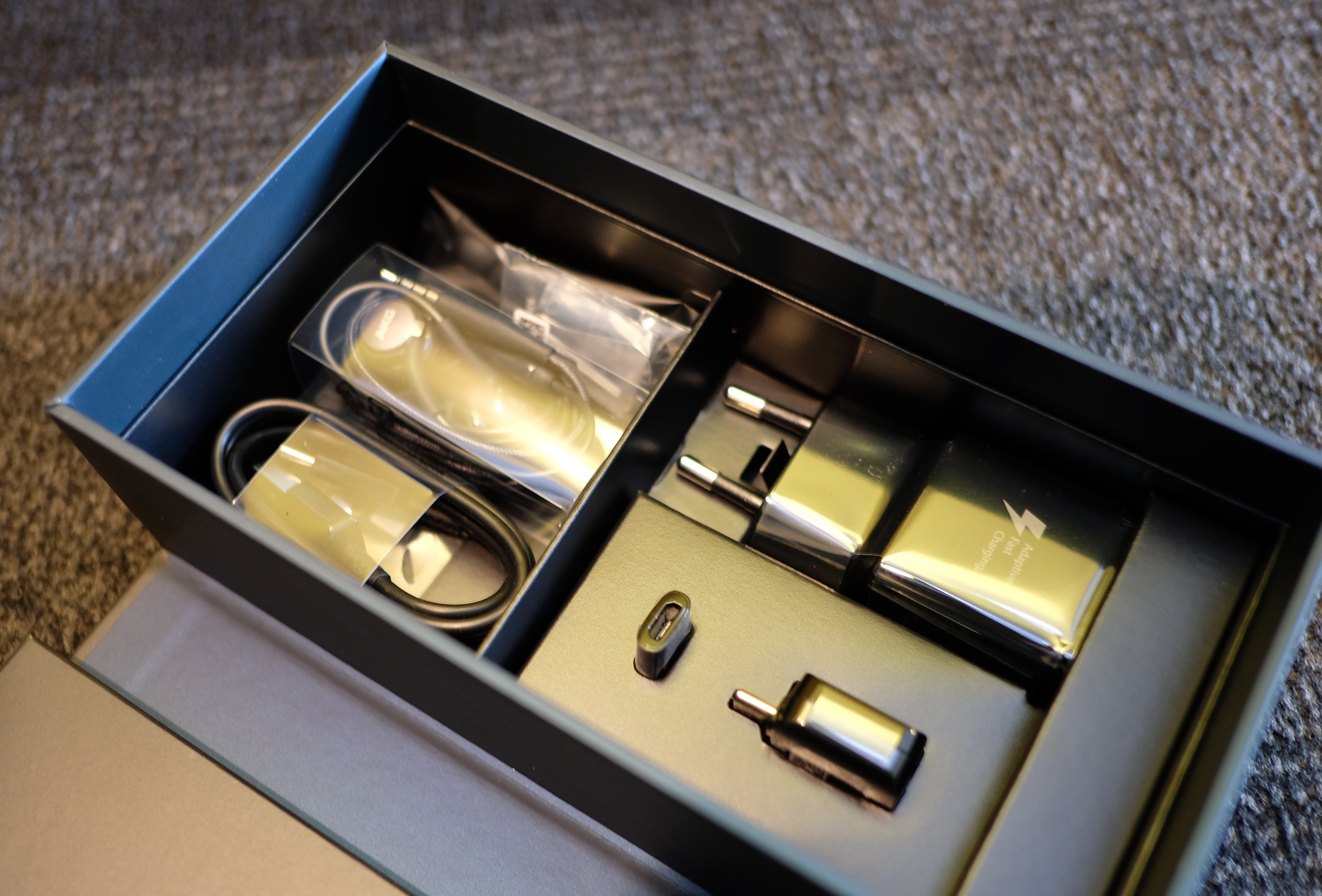 Mo hop Galaxy Note9 anh 3