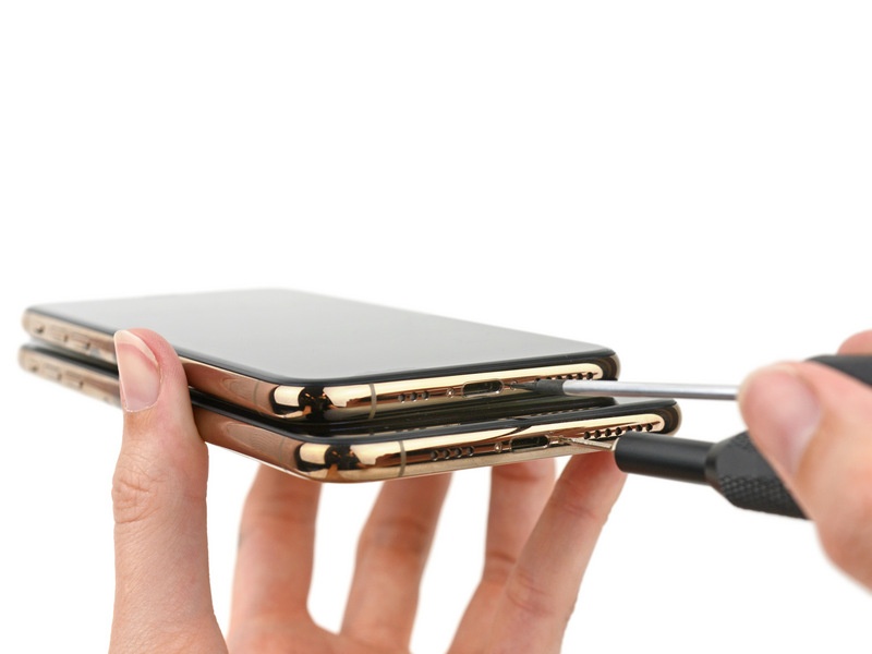 ben trong iPhone XS va XS Max anh 4