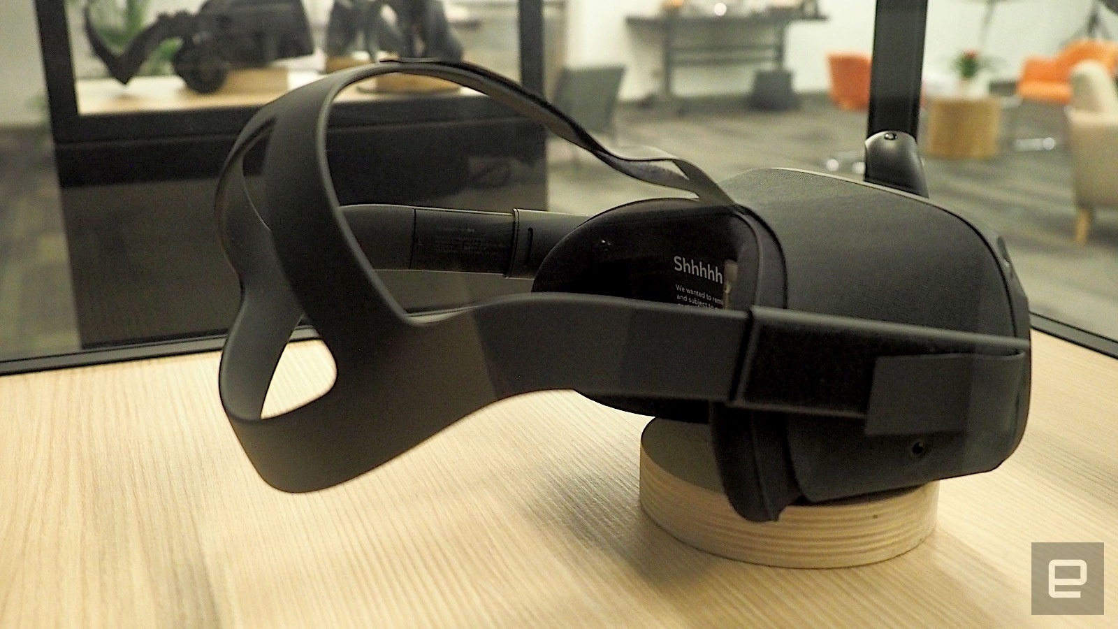 Facebook gioi thieu kinh VR Oculus Quest anh 3