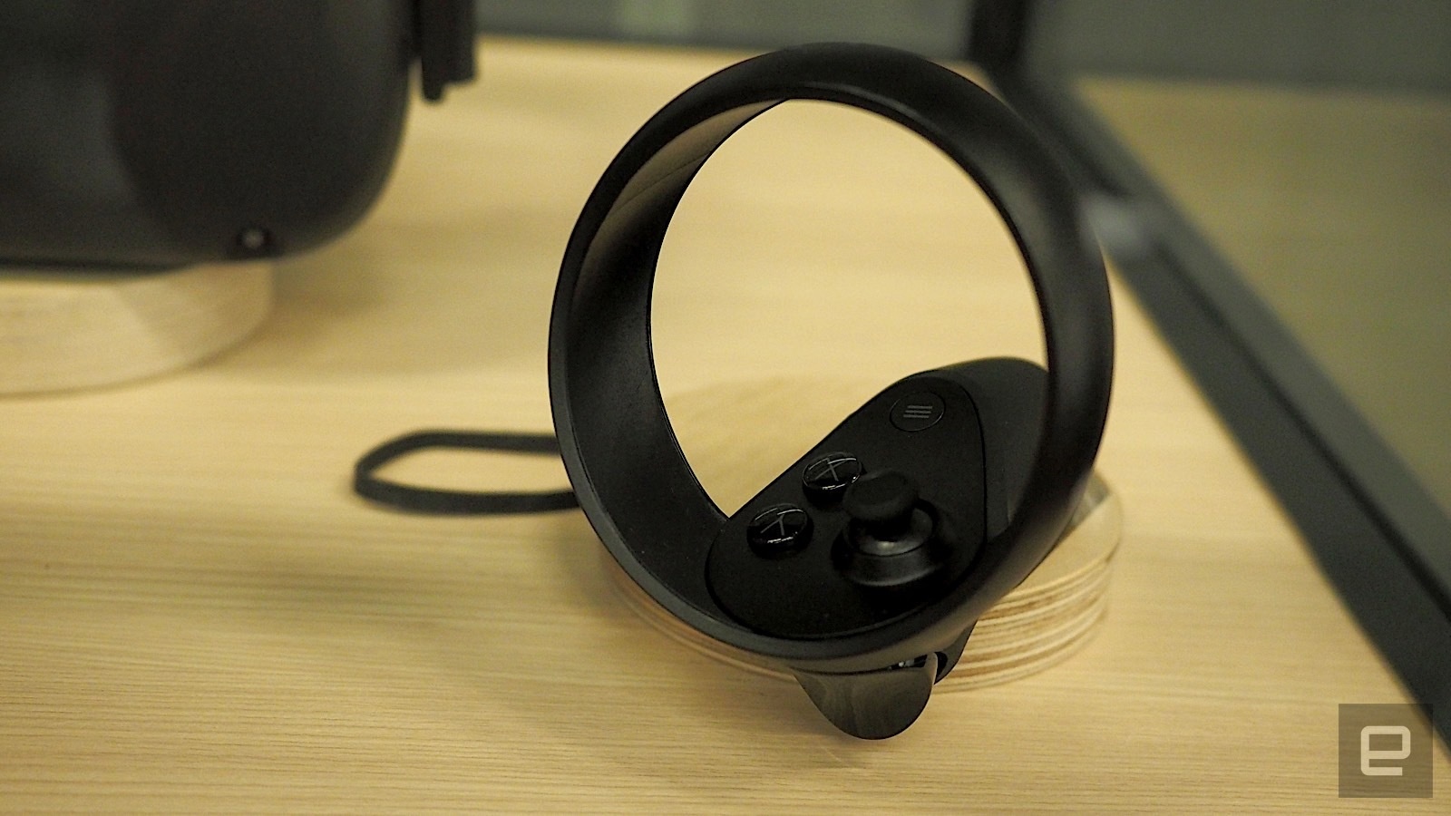 Facebook gioi thieu kinh VR Oculus Quest anh 4