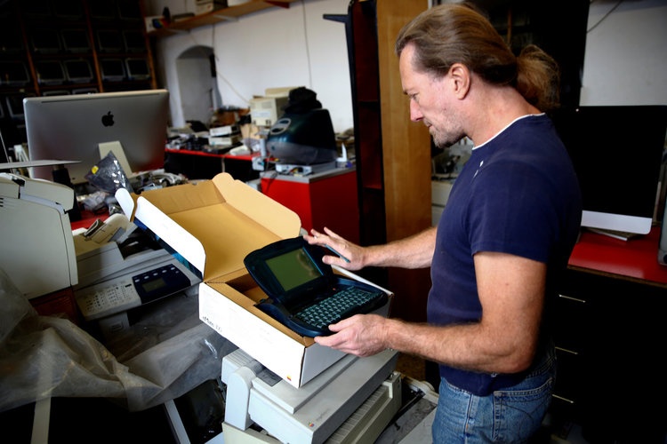 Bo suu tap hang Apple lon nhat anh 3