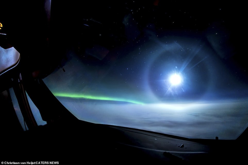 Troi dem nhin tu tren cao anh 3