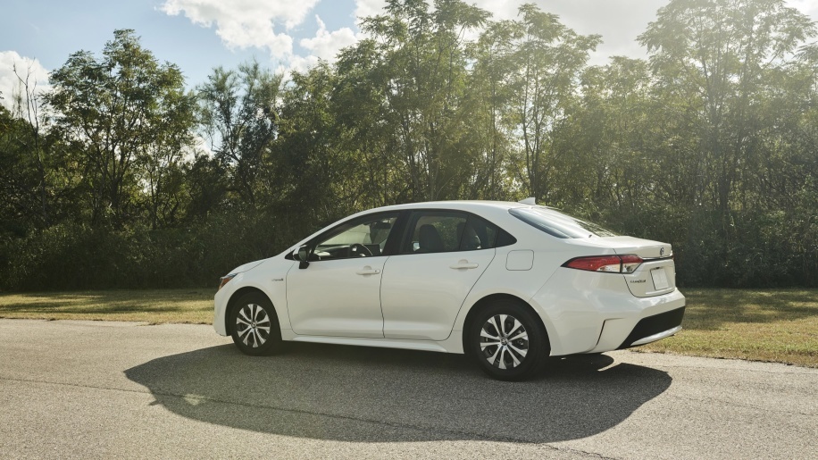 Xe Toyota Corolla Hybrid 2020 anh 3