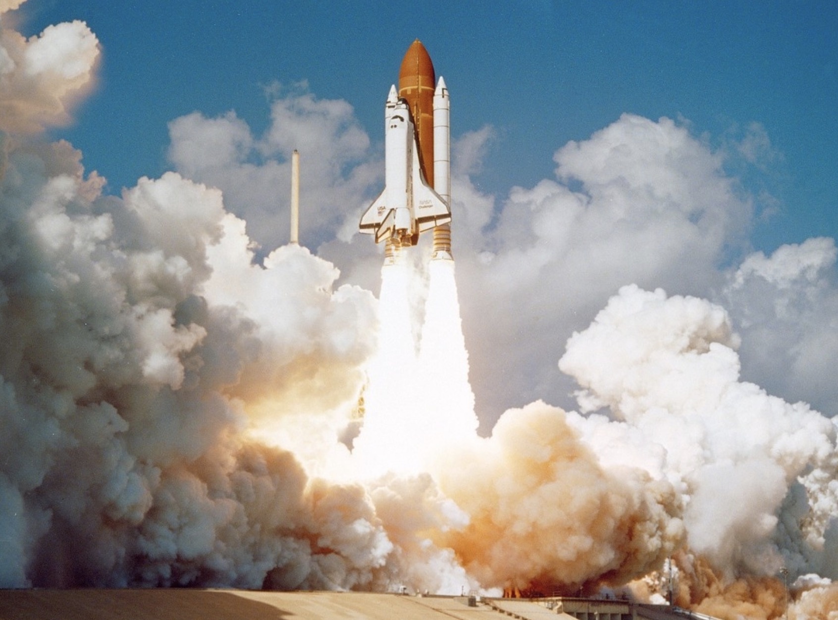 Vi sao tau vu tru bay ca tram nam khong het nhien lieu? hinh anh