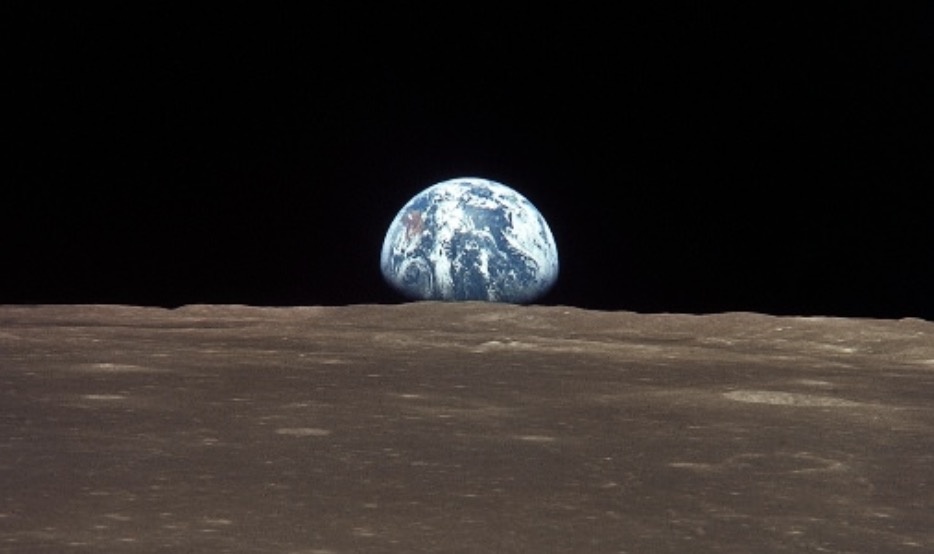 Mat trang co gi quy gia? hinh anh