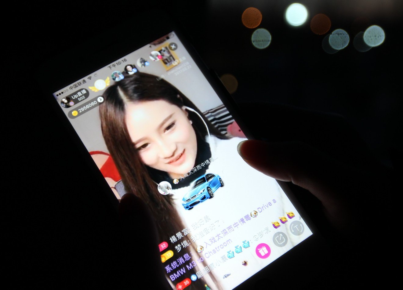 Vi sao co nguoi tang 75.000 USD cho streamer? hinh anh