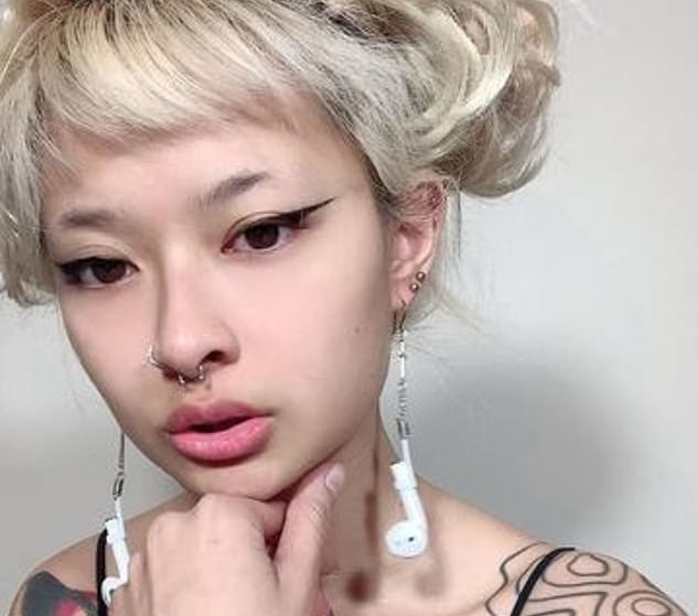 Bien AirPods thanh bong tai hinh anh