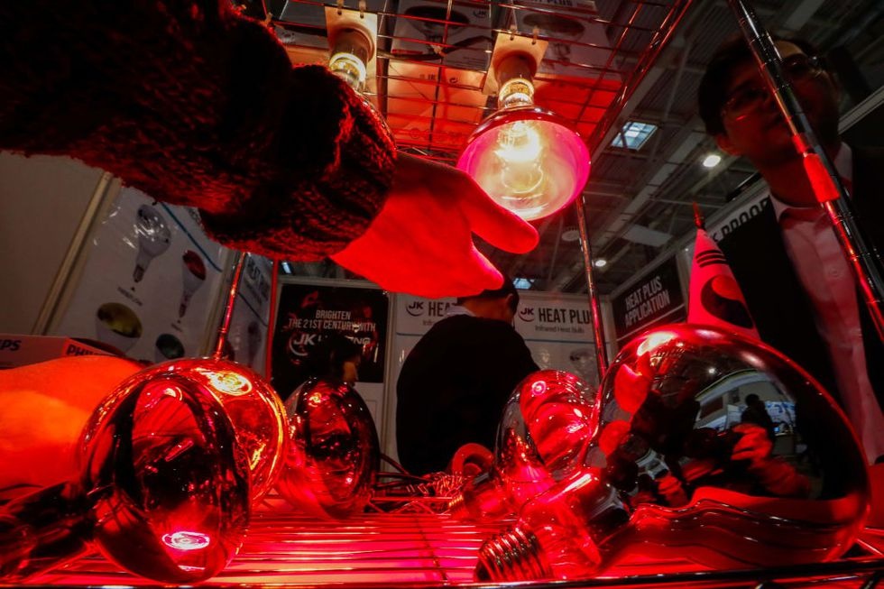 Cách để con người nhìn thấy tia hồng ngoại ảnh 1 Cach de con nguoi nhin thay tia hong ngoai anh 1