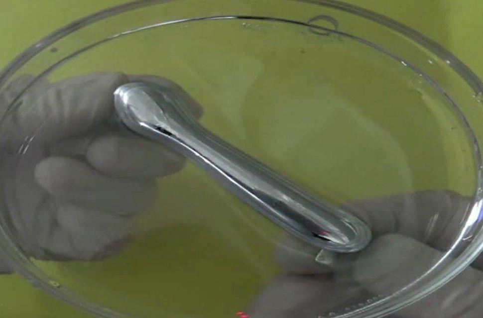 Kim loai long co the keo ve moi huong anh 1