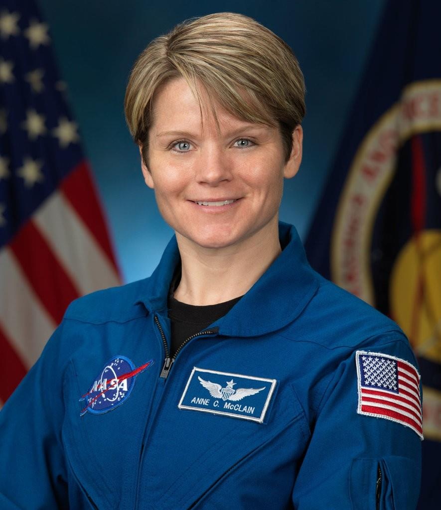 Hủy du hành không gian vì thiếu trang phục ảnh 2 Huy du hanh khong gian vi thieu trang phuc anh 2