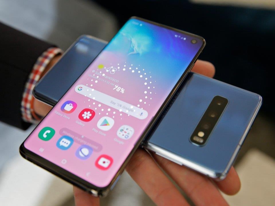 Ly do de ban mua Galaxy S10e neu khong mua Galaxy S10 hinh anh