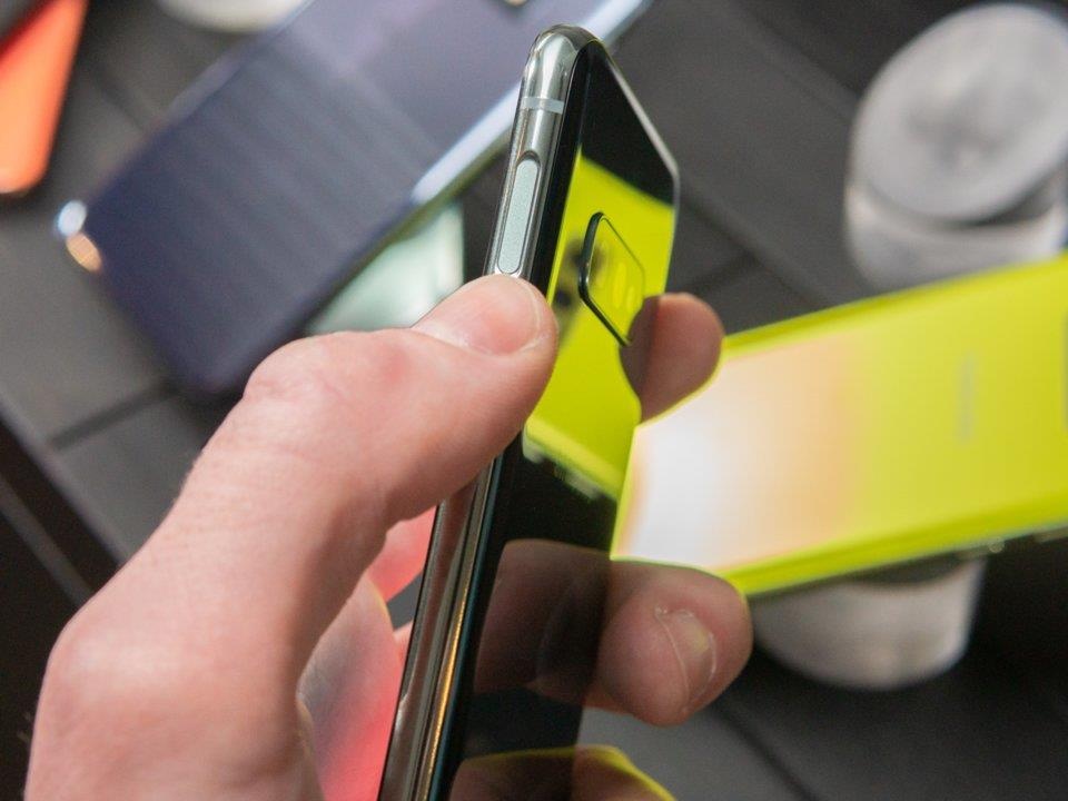 Galaxy S10e la chiec Galaxy dang mua nhat anh 11