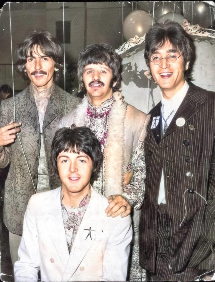 AI bien anh trang den thanh anh mau anh 10