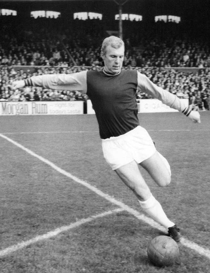 AI bien anh trang den thanh anh mau anh 15