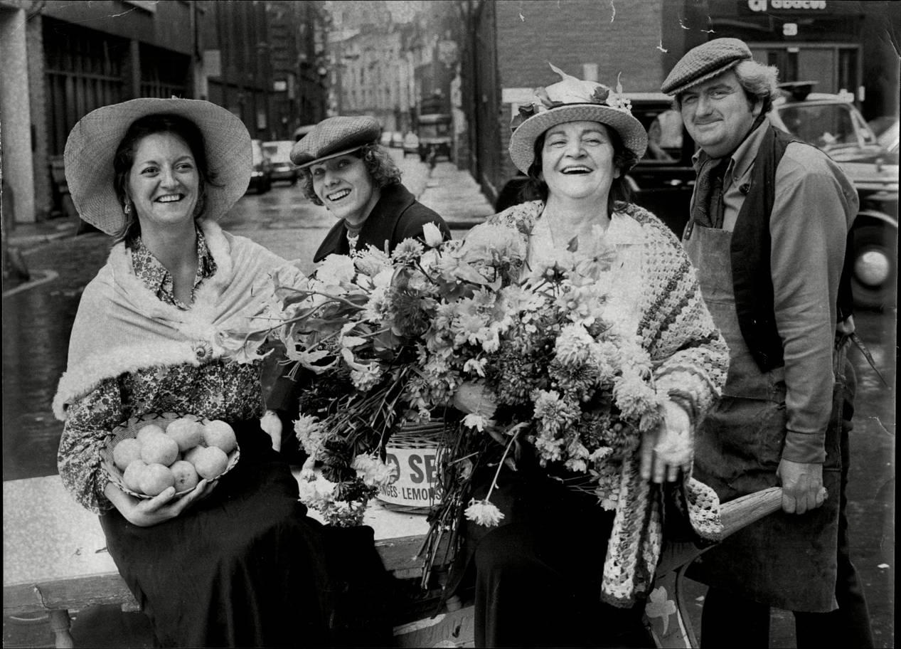 AI bien anh trang den thanh anh mau anh 5