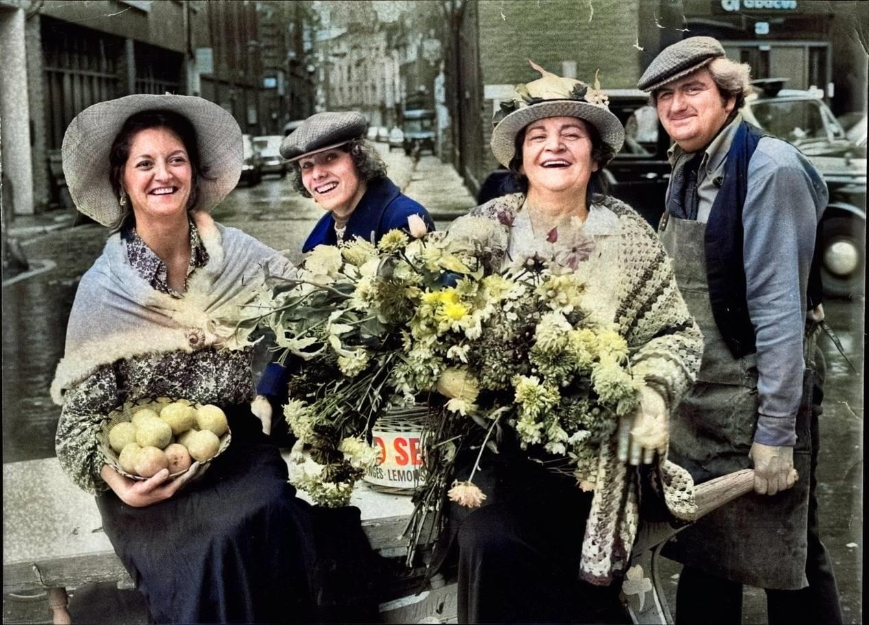 AI bien anh trang den thanh anh mau anh 6