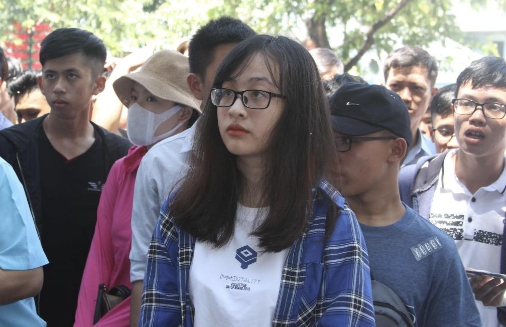 Gioi tre Da Nang xep hang dai mua ve xem Chung ket The gioi hinh anh