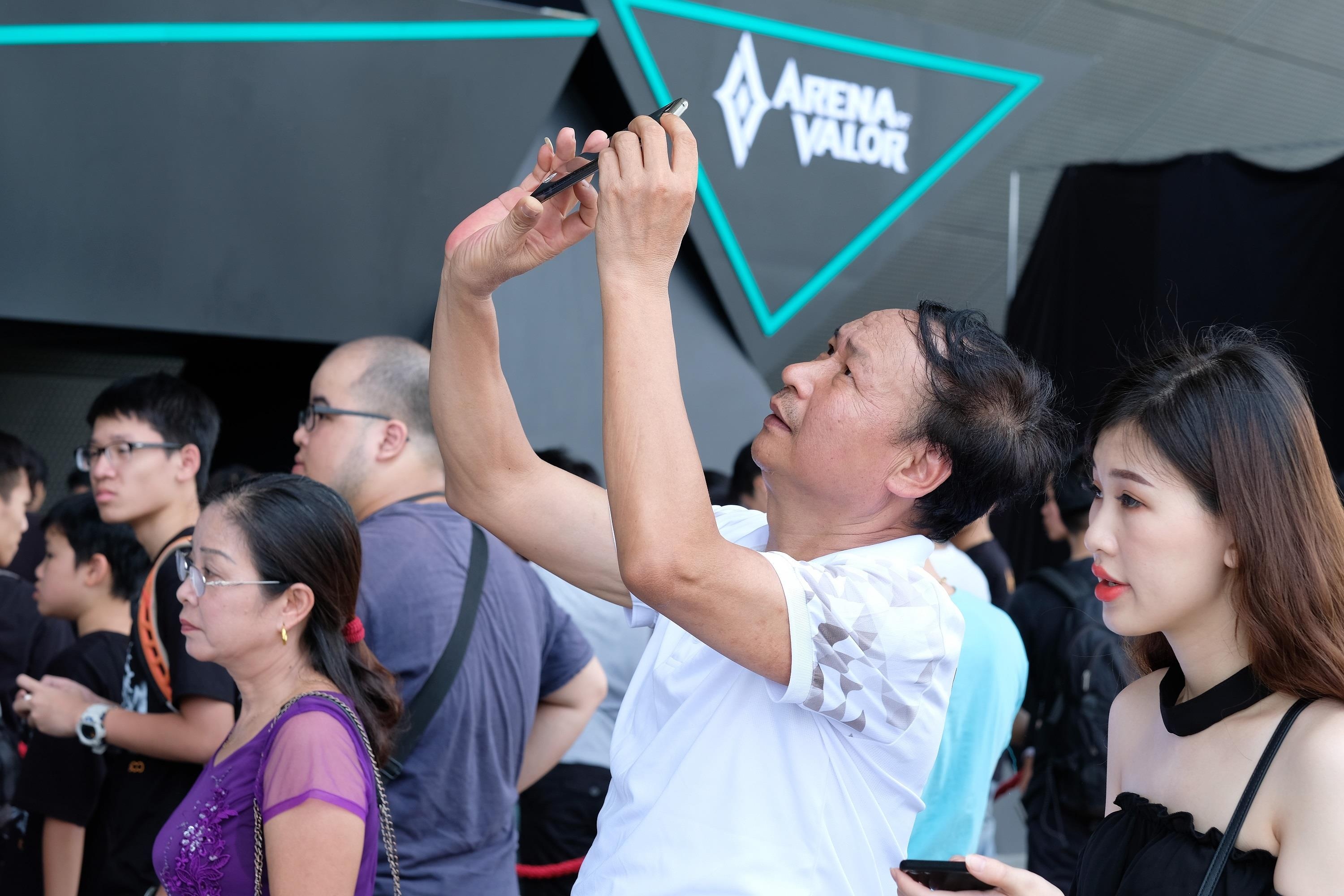 Chung ket Lien quan the gioi AWC 2019 anh 6