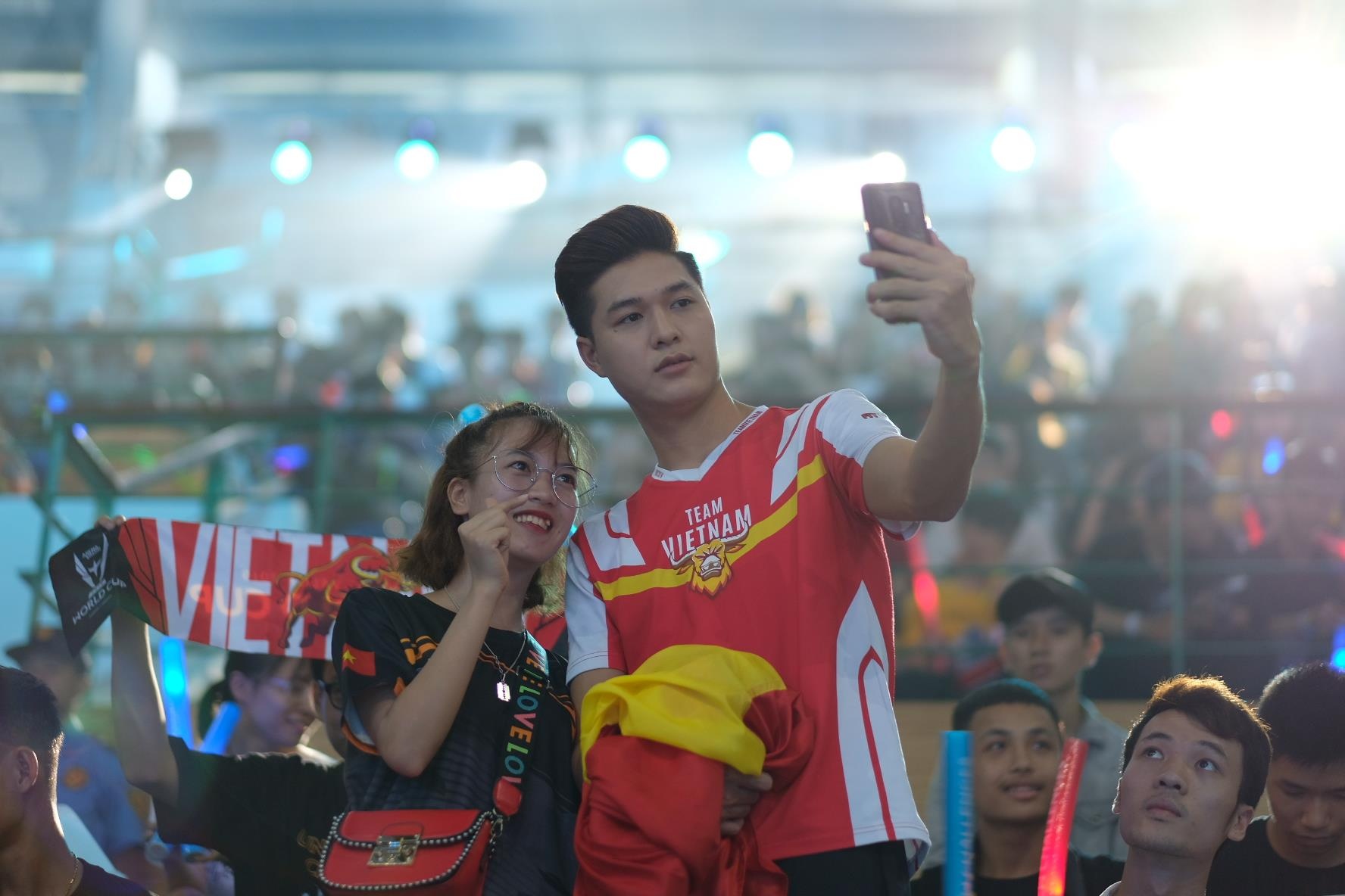 Tien Son bung no truoc gio VN dau chung ket Lien quan the gioi hinh anh