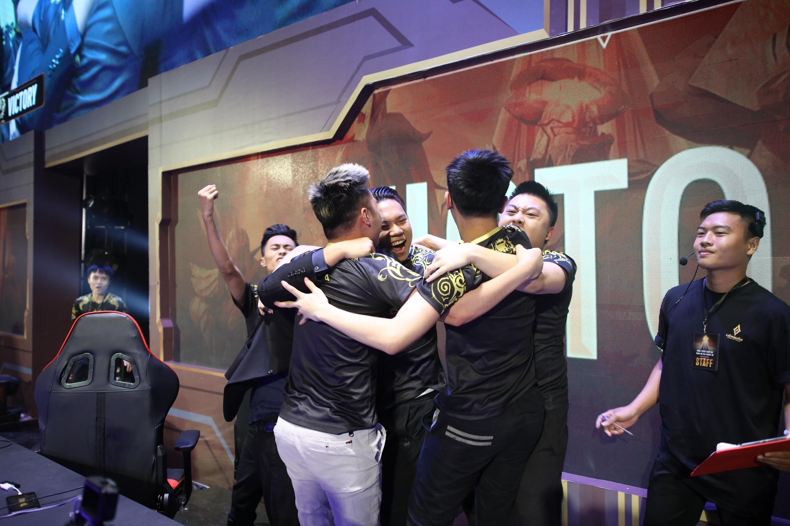 Tieu diem Team Flash - MZ eSports hinh anh