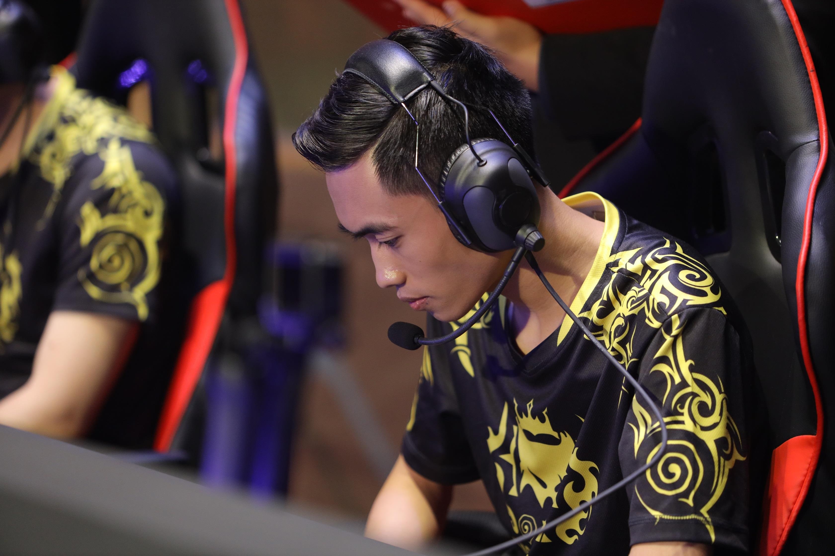 Tuyen Lien Quan VN di SEA Games lai bai tran truoc nha vo dich TG hinh anh