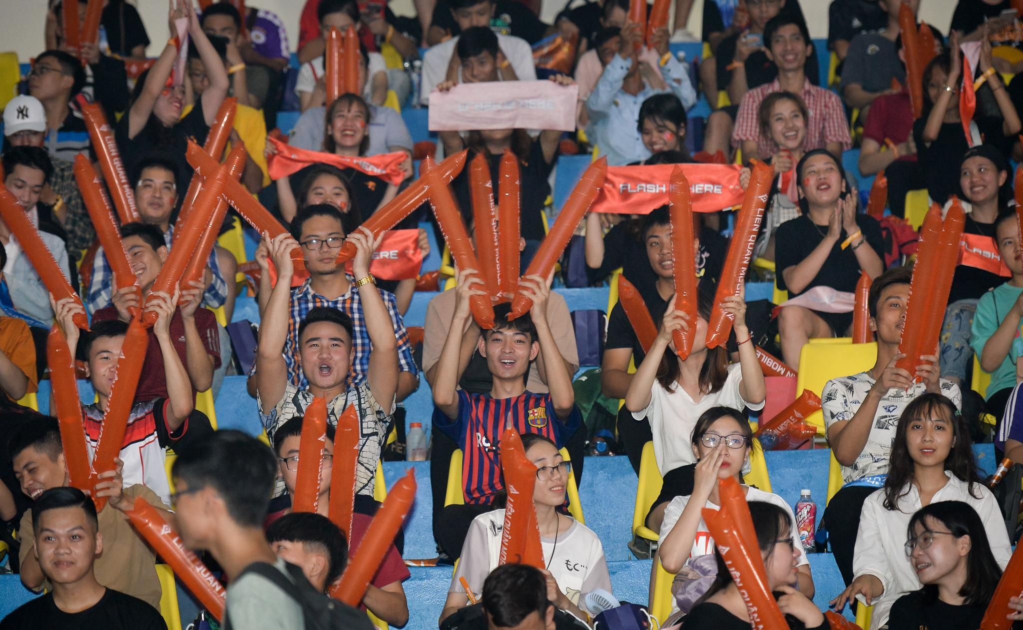 Team Flash de bep doi thu,  tien vao chung ket anh 10