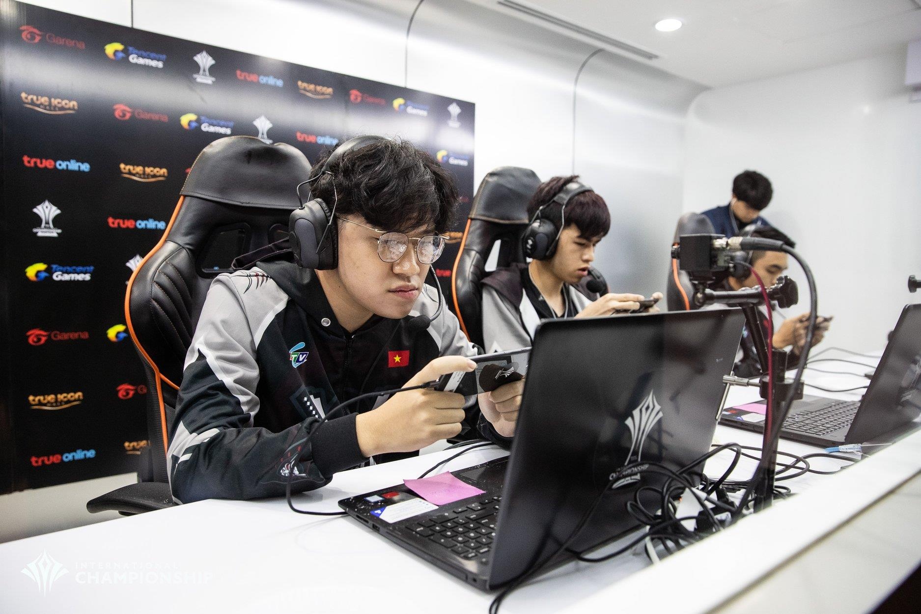 Dai dien Viet Nam thang ngoan muc Nhat Ban tai Lien Quan AIC hinh anh