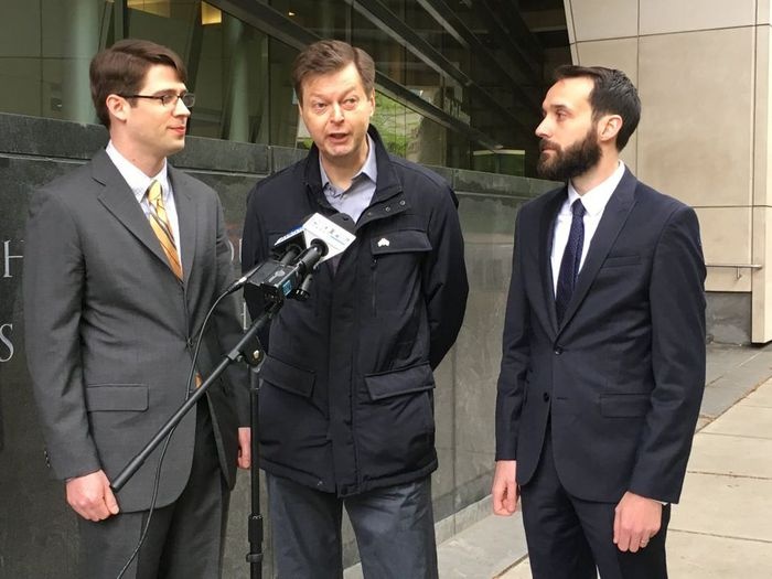 Đèn giao thông vàng quá ngắn ảnh 2 Den giao thong vang qua ngan anh 2