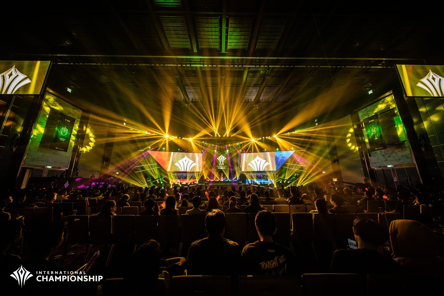 Team Flash len ngoi vo dich Lien Quan AIC anh 1