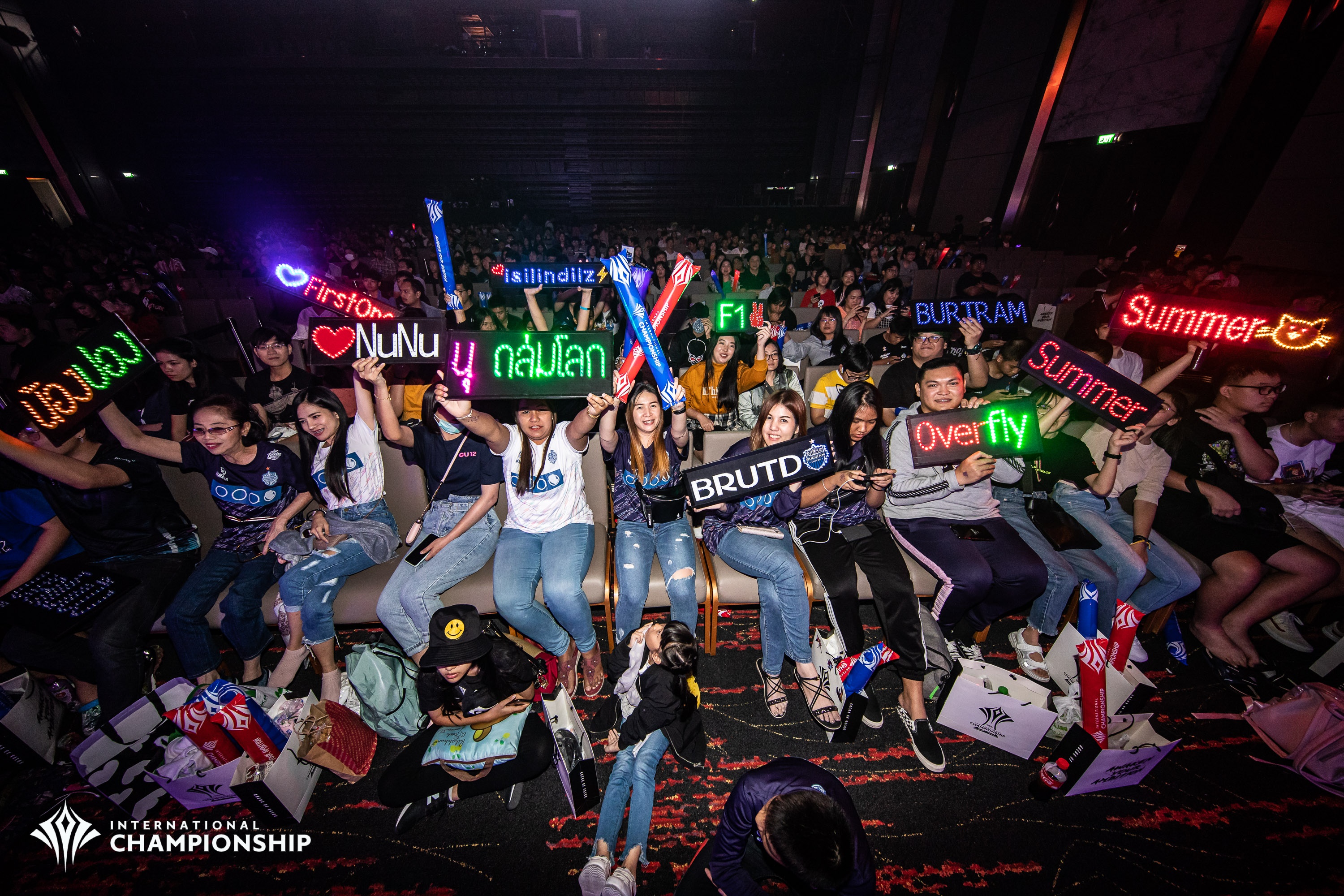 Team Flash len ngoi vo dich Lien Quan AIC anh 5