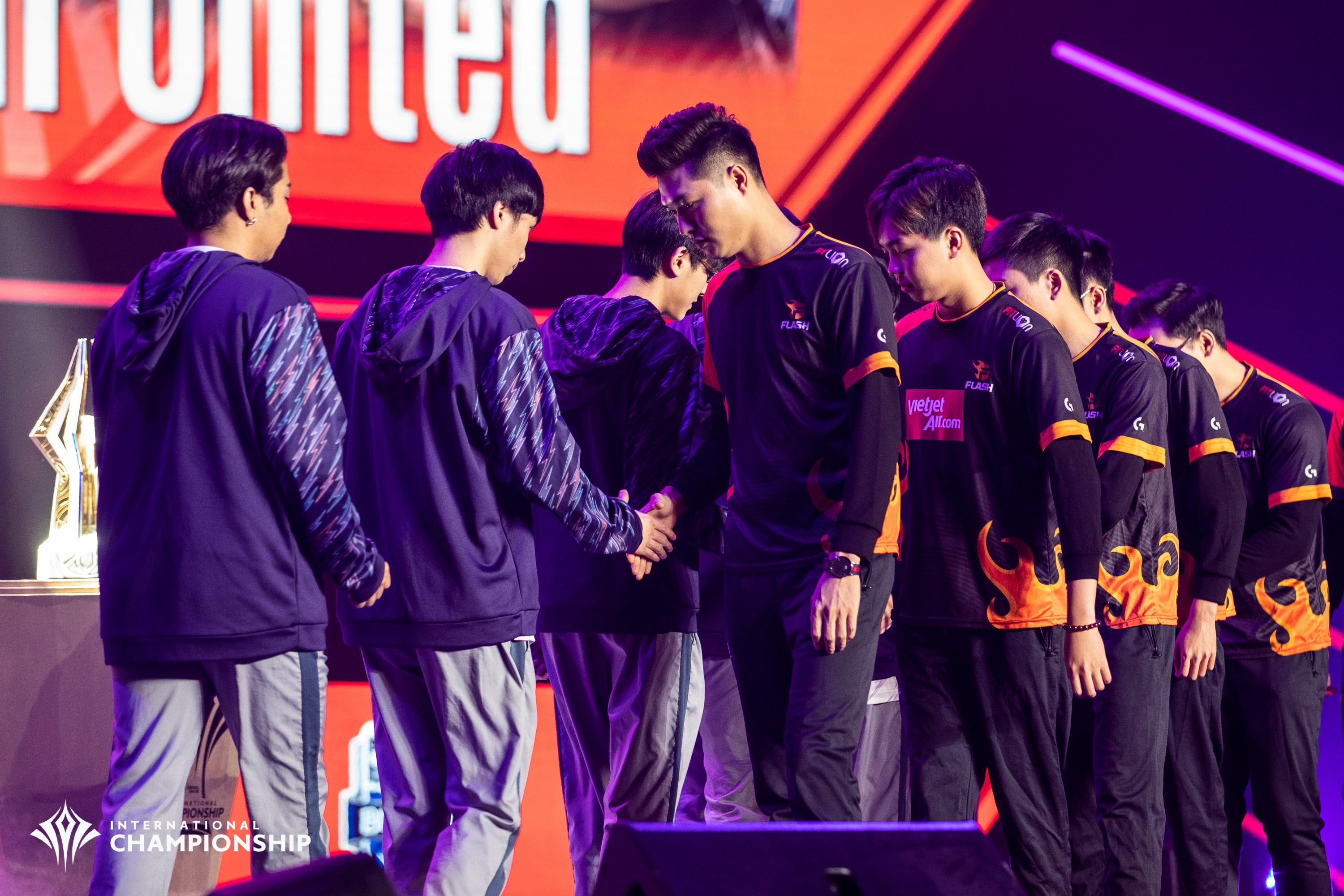 Team Flash len ngoi vo dich Lien Quan AIC anh 2