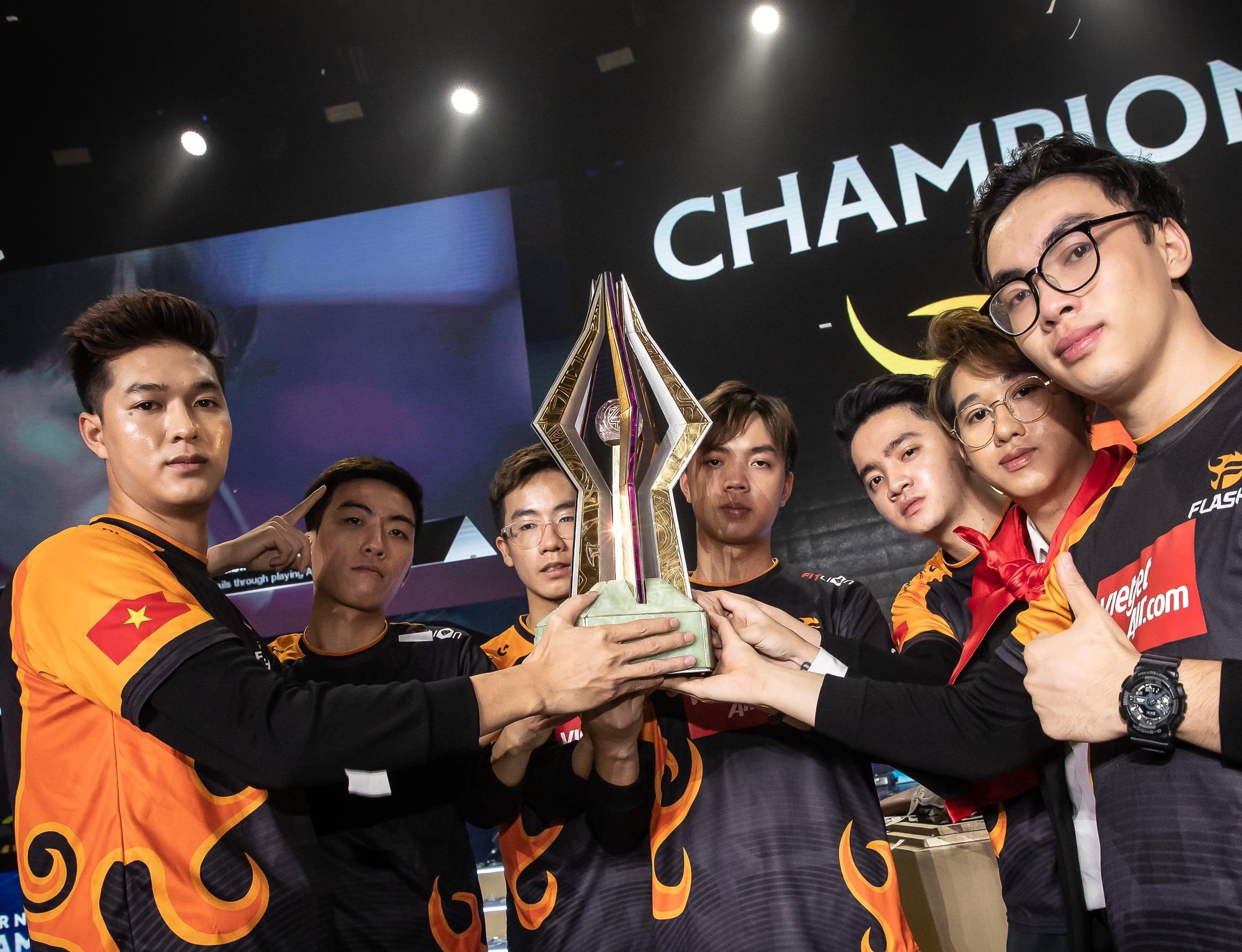 Viet Nam ha Thai Lan de vo dich Lien quan, fan vo oa hinh anh