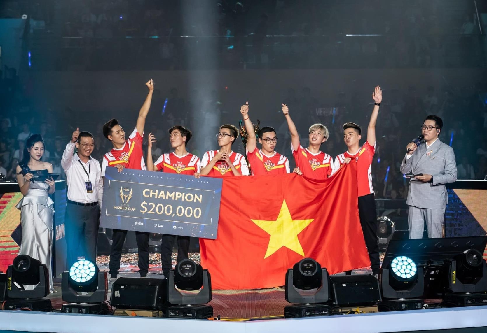 Ha Thai Lan, dai dien VN vo dich giai Lien Quan AIC, nhan 4,6 ty dong hinh anh