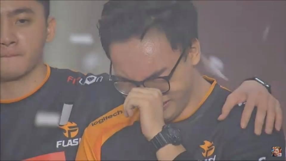 ProE Team Flash: 'Khong kim duoc nuoc mat sau khi thang nguoi Thai' hinh anh