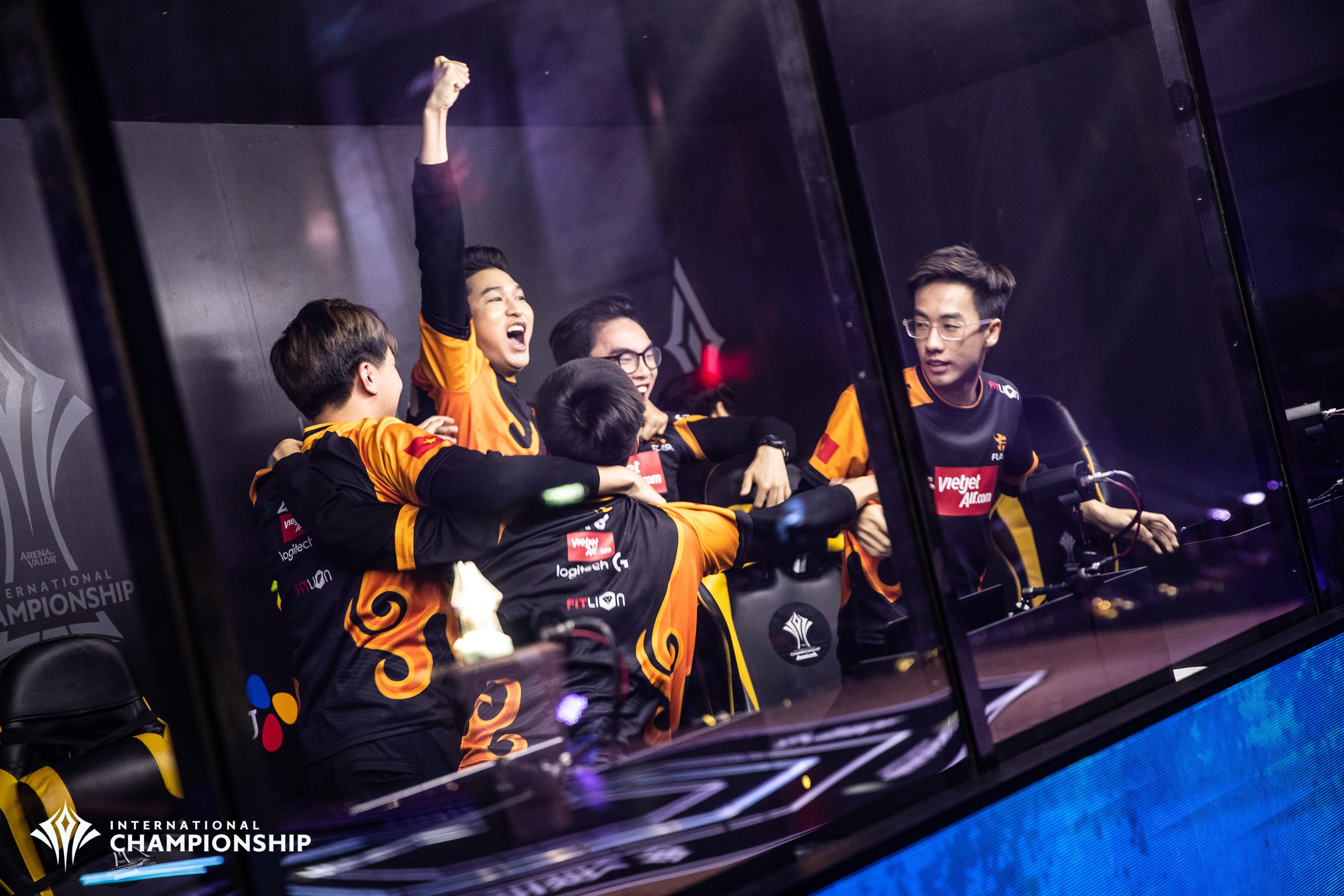 Team Flash gianh hon 12 ty tien thuong trong 2019 anh 1