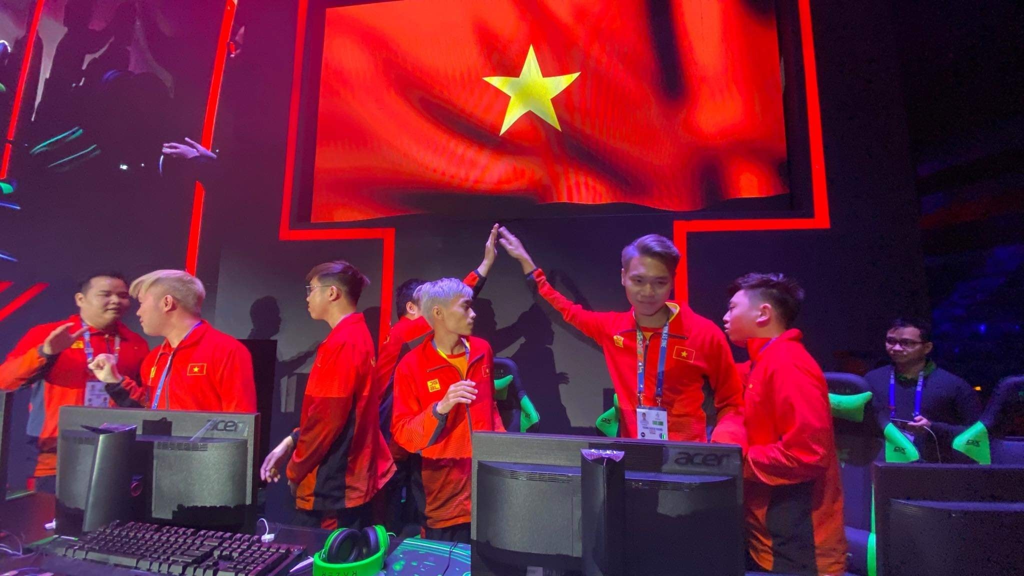 Dota2 huy chuong dong,  Lien Quan vao vong trong anh 9