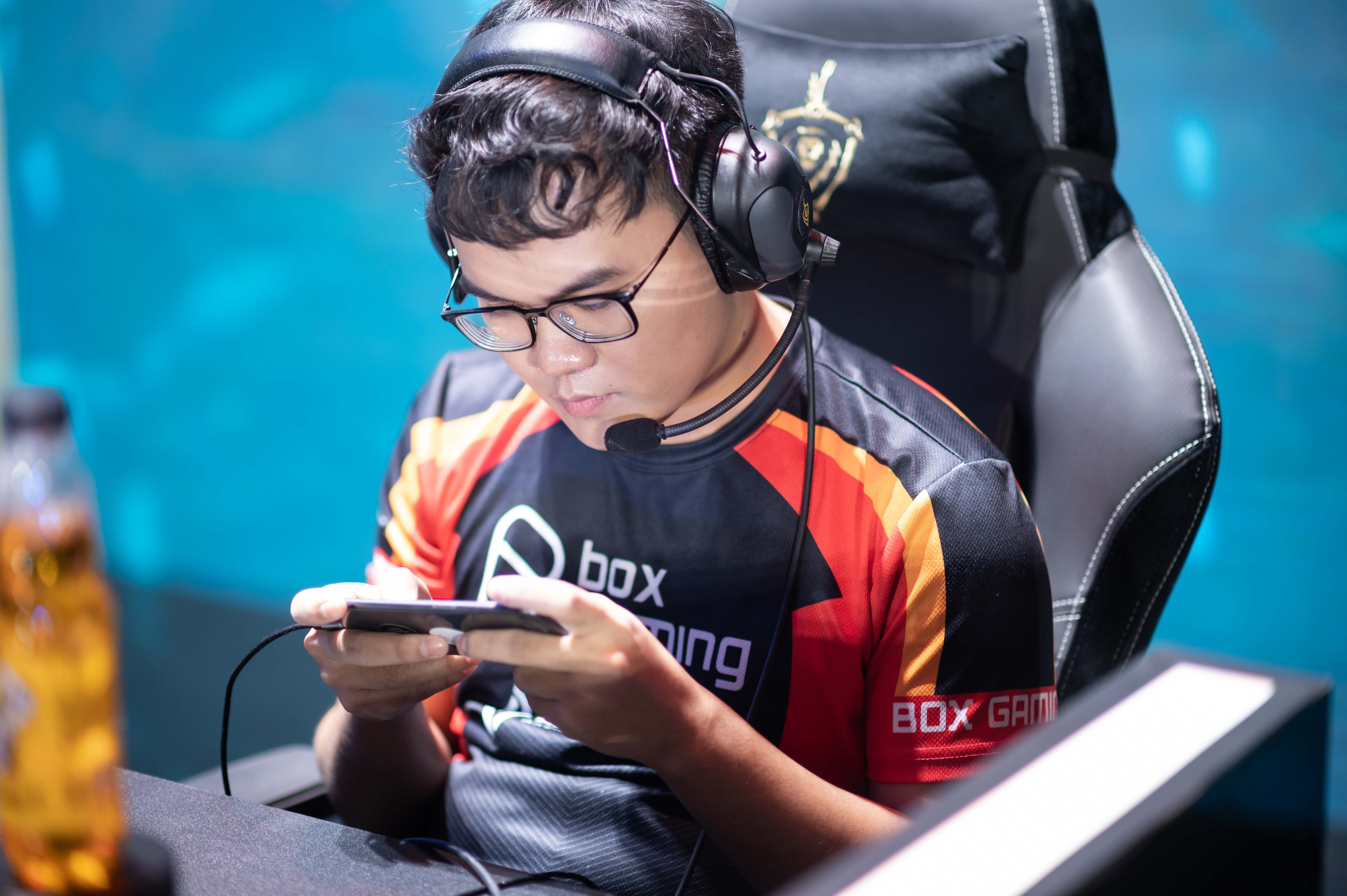 Cam Nakroth di rung feed mang anh 1