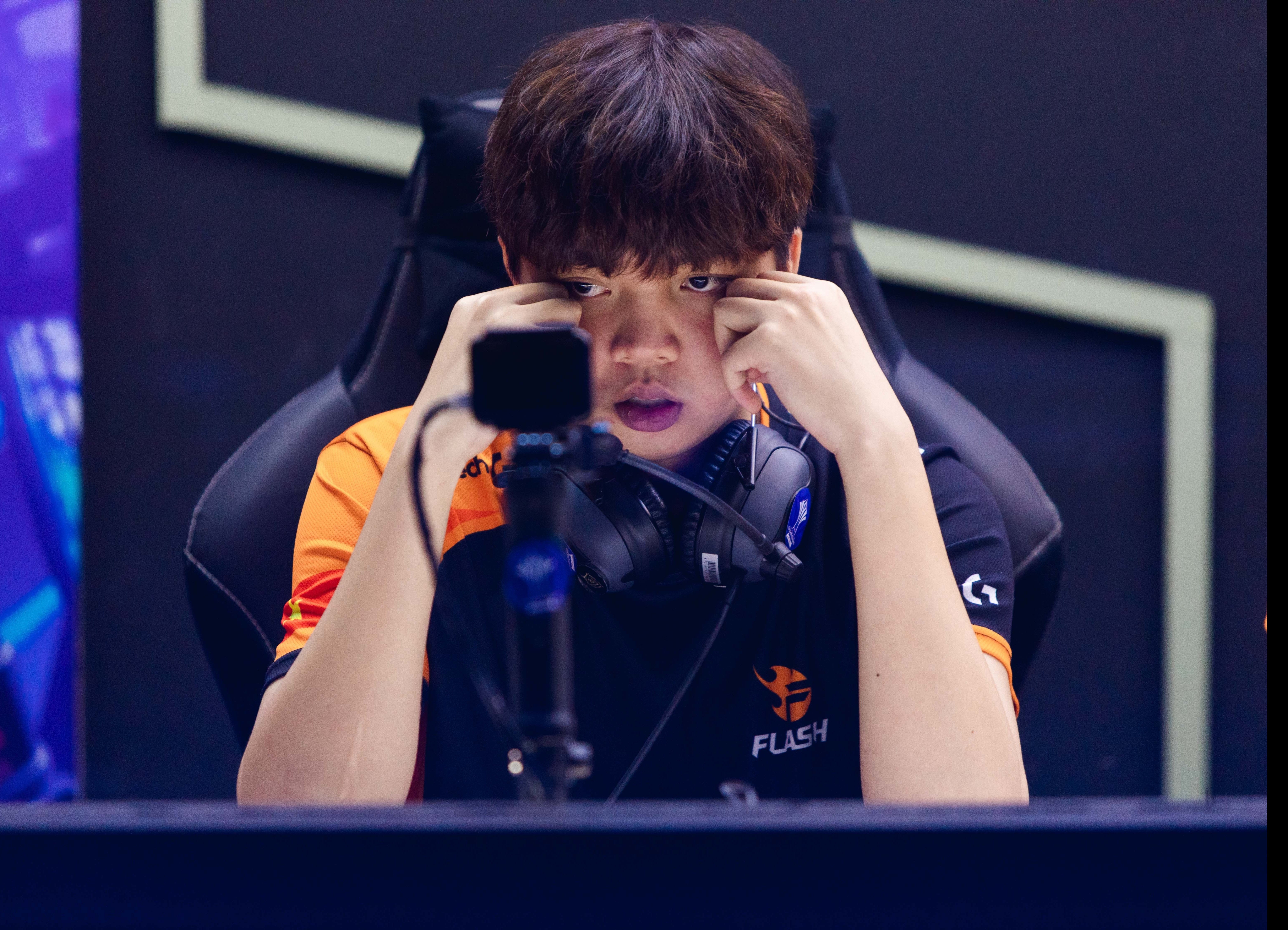 ADC Team Flash che Lien Quan nham chan va qua de choi hinh anh