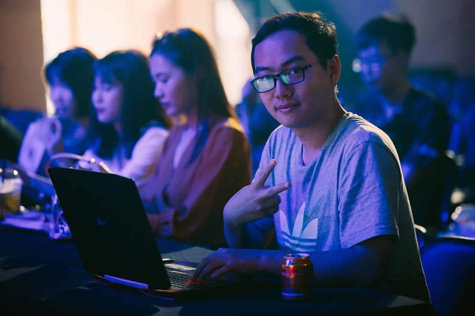 Giam doc Team Flash chi trich binh luan vien giai dau Lien Quan anh 1